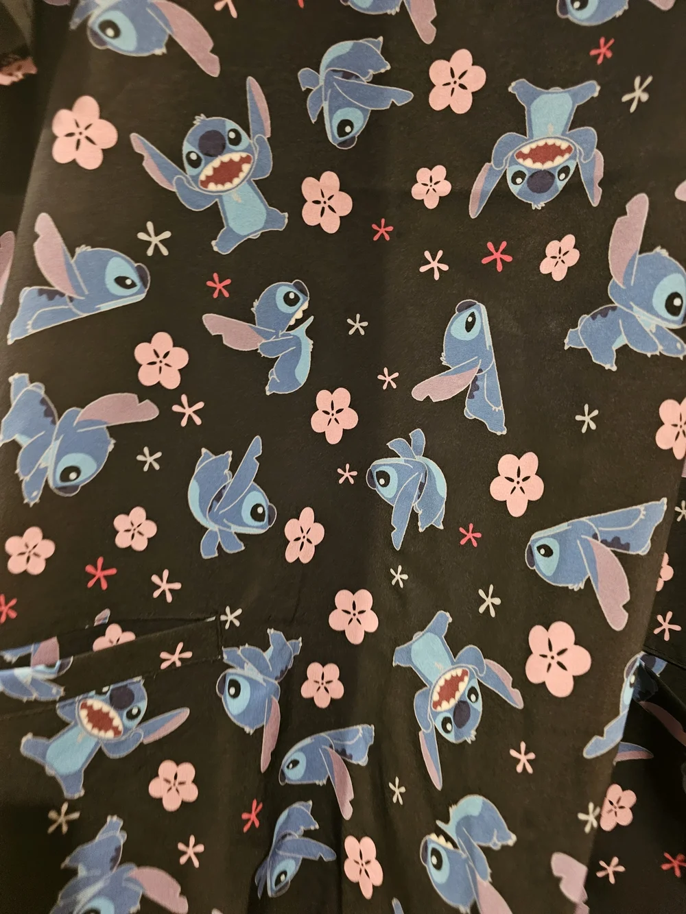 Stitch 2XL Scrub Top Womens NWT Vneck Disney Nurse Wear Plus - Picture 3 of 9